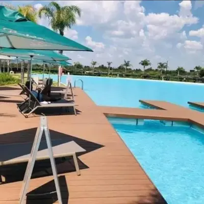 The Bylde Crystal Lagoon Apartment
