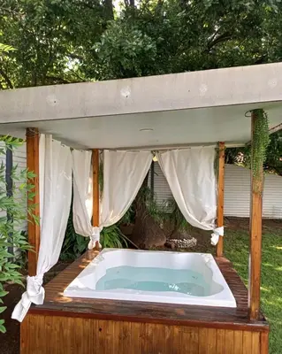 a jacuzziificialificialificialificialificialificialificialificialificialificialificial at The Goshen Residence & Spa in Kempton Park
